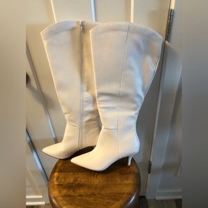 NWOT White snake print wide calf boots